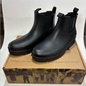 ROMA Black, Chelsea Ankle Rain Boots for Women. Size 8. New in Box